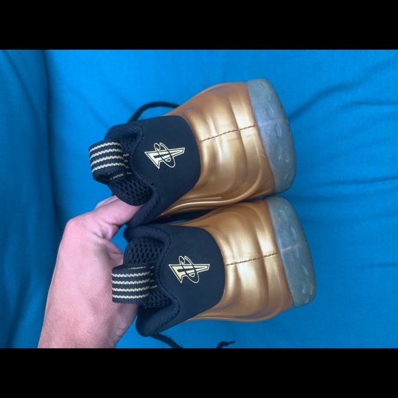 Nike Air Foamposite One Metallic Gold - Picture 3 of 8